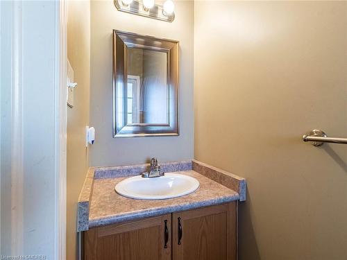 17 Sorrento Street, Kitchener, ON - Indoor Photo Showing Bathroom