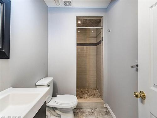 17 Sorrento Street, Kitchener, ON - Indoor Photo Showing Bathroom