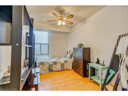 404-81 Church Street, Kitchener, ON - Indoor Photo Showing Bedroom