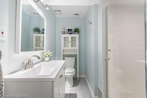 554 Dansbury Drive, Waterloo, ON - Indoor Photo Showing Bathroom