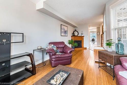 554 Dansbury Drive, Waterloo, ON - Indoor Photo Showing Living Room With Fireplace