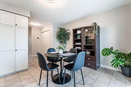 554 Dansbury Drive, Waterloo, ON - Indoor Photo Showing Dining Room