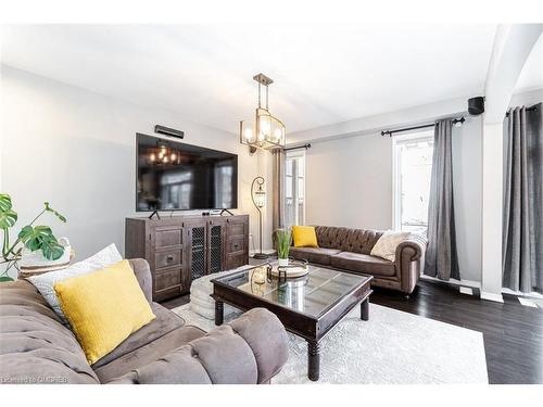 8788 Dogwood Crescent, Niagara Falls, ON - Indoor Photo Showing Living Room