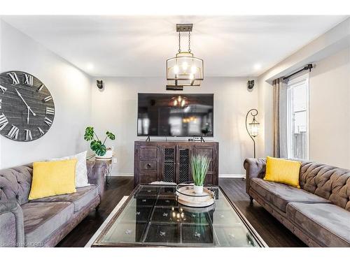 8788 Dogwood Crescent, Niagara Falls, ON - Indoor Photo Showing Living Room