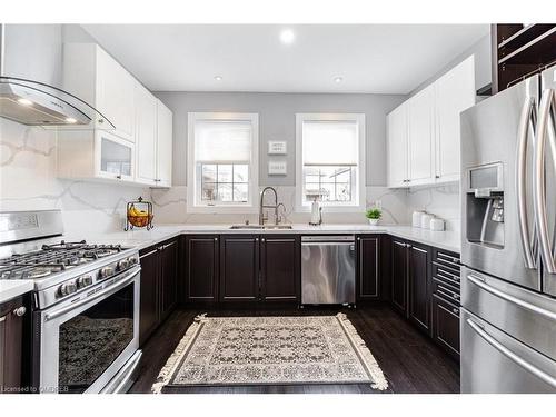 8788 Dogwood Crescent, Niagara Falls, ON - Indoor Photo Showing Kitchen With Upgraded Kitchen