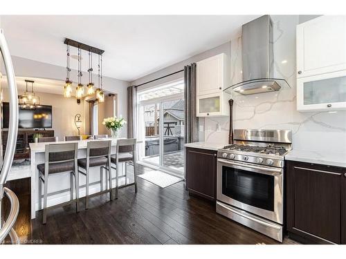 8788 Dogwood Crescent, Niagara Falls, ON - Indoor Photo Showing Kitchen With Upgraded Kitchen