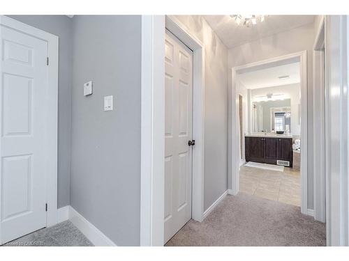 8788 Dogwood Crescent, Niagara Falls, ON - Indoor Photo Showing Other Room