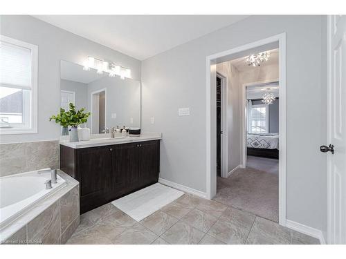 8788 Dogwood Crescent, Niagara Falls, ON - Indoor Photo Showing Bathroom