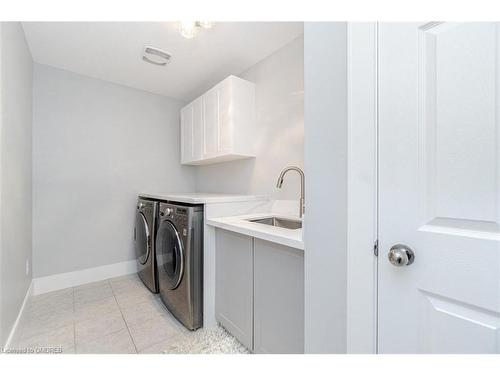 8788 Dogwood Crescent, Niagara Falls, ON - Indoor Photo Showing Laundry Room