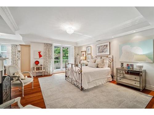 304-68 Yorkville Avenue, Toronto, ON - Indoor Photo Showing Bedroom