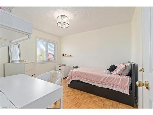 78 Lauchlin Crescent, Georgetown, ON - Indoor Photo Showing Bedroom