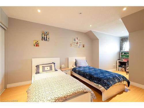 1645 Clark Boulevard, Milton, ON - Indoor Photo Showing Bedroom