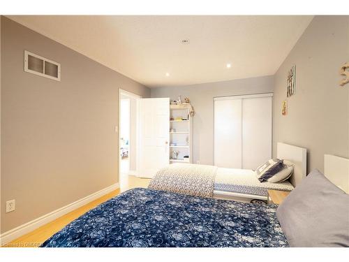 1645 Clark Boulevard, Milton, ON - Indoor Photo Showing Bedroom