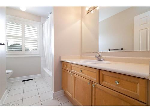 1645 Clark Boulevard, Milton, ON - Indoor Photo Showing Bathroom