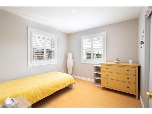 1645 Clark Boulevard, Milton, ON - Indoor Photo Showing Bedroom