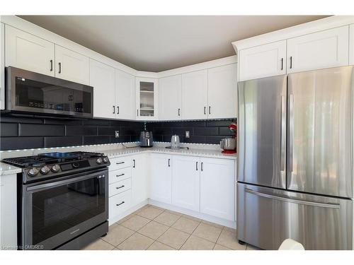 1645 Clark Boulevard, Milton, ON - Indoor Photo Showing Kitchen