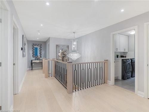 395 Klein Circle, Ancaster, ON - Indoor Photo Showing Laundry Room