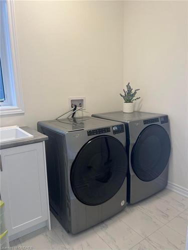 10 Simona Avenue, Wasaga Beach, ON - Indoor Photo Showing Laundry Room