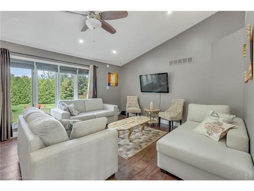 19 Mcconachie Crescent, Caledon, ON - Indoor Photo Showing Living Room