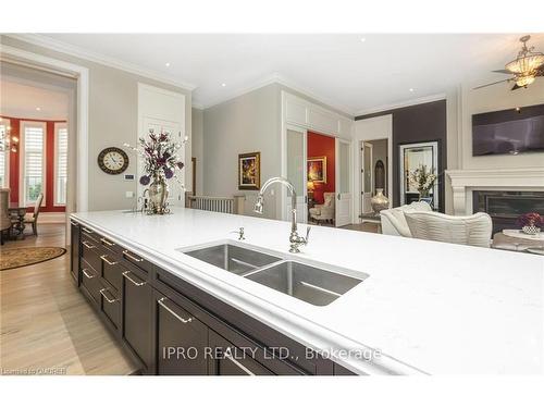 45-11 Lambeth Lane, Puslinch, ON - Indoor Photo Showing Kitchen With Double Sink