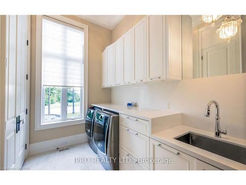 45-11 Lambeth Lane, Puslinch, ON - Indoor Photo Showing Laundry Room