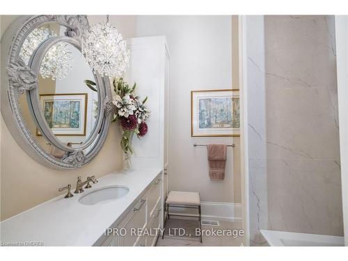 45-11 Lambeth Lane, Puslinch, ON - Indoor Photo Showing Bathroom