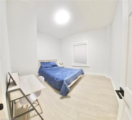 1-14 Kennedy Avenue, Kitchener, ON - Indoor Photo Showing Bedroom