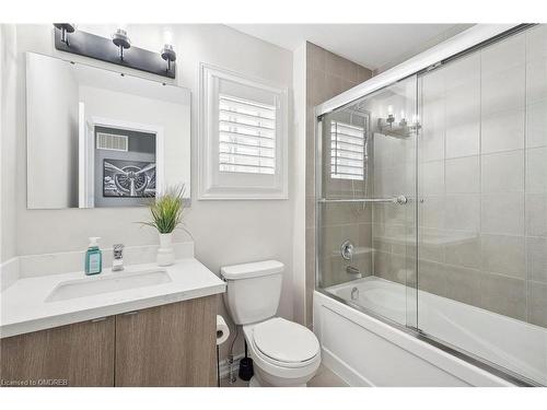 14 Savage Drive, Waterdown, ON - Indoor Photo Showing Bathroom