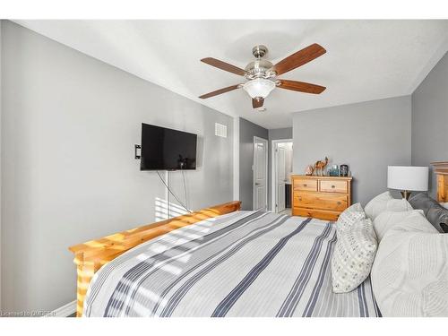 14 Savage Drive, Waterdown, ON - Indoor Photo Showing Bedroom