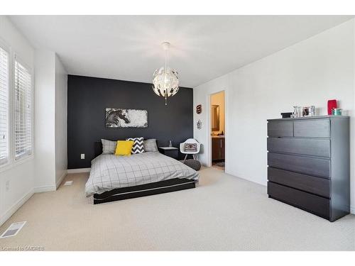 2420 Spring Meadow Way, Oakville, ON - Indoor Photo Showing Bedroom