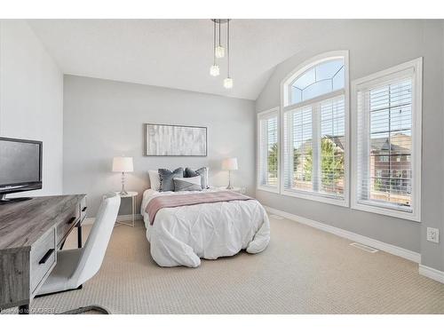 2420 Spring Meadow Way, Oakville, ON - Indoor Photo Showing Bedroom