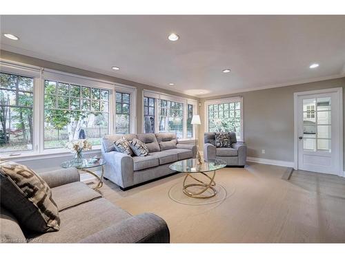 1275 Donlea Crescent, Oakville, ON - Indoor Photo Showing Living Room