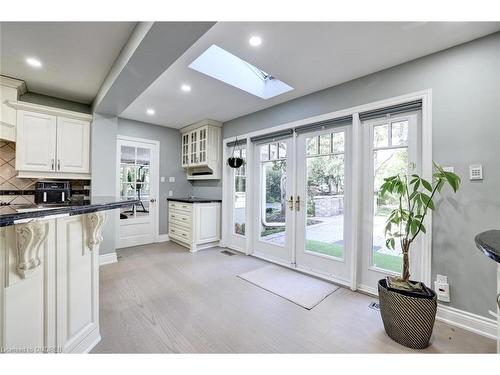 1275 Donlea Crescent, Oakville, ON - Indoor Photo Showing Kitchen