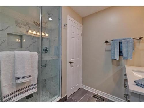 1275 Donlea Crescent, Oakville, ON - Indoor Photo Showing Bathroom