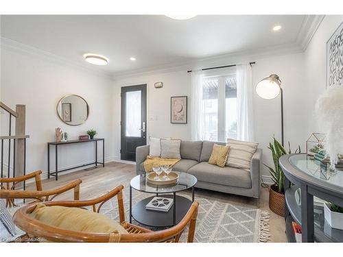 Upper-1 Edward Street, Hamilton, ON - Indoor Photo Showing Living Room