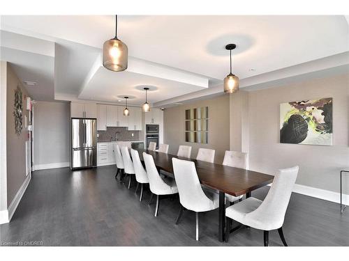 103-128 Garden Drive, Oakville, ON - Indoor Photo Showing Dining Room