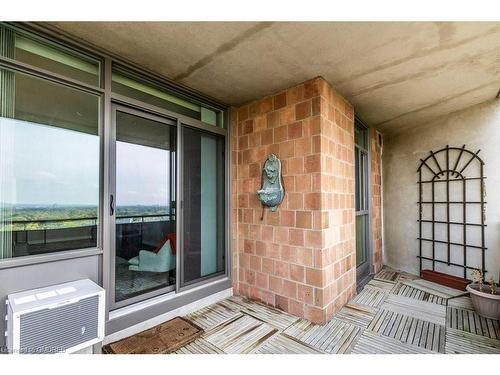 1809-5250 Lakeshore Road, Burlington, ON - Outdoor With Balcony With Exterior