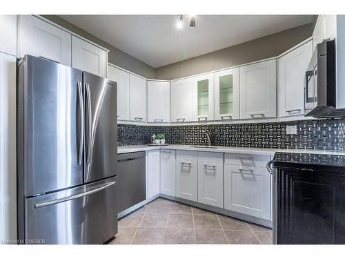 1809-5250 Lakeshore Road, Burlington, ON - Indoor Photo Showing Kitchen With Stainless Steel Kitchen With Upgraded Kitchen