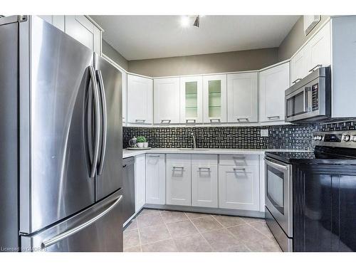 1809-5250 Lakeshore Road, Burlington, ON - Indoor Photo Showing Kitchen With Stainless Steel Kitchen With Upgraded Kitchen