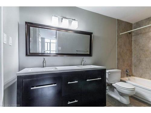 1809-5250 Lakeshore Road, Burlington, ON - Indoor Photo Showing Bathroom