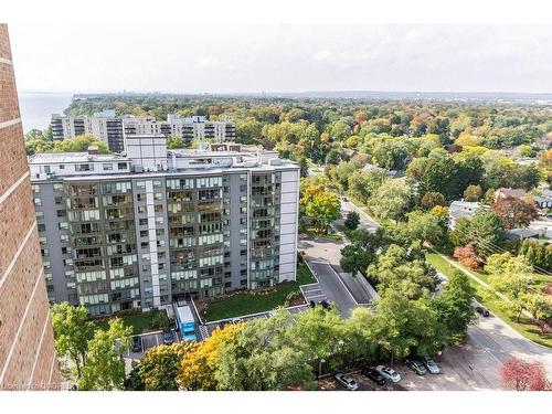 1809-5250 Lakeshore Road, Burlington, ON - Outdoor With View