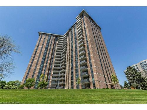 1809-5250 Lakeshore Road, Burlington, ON - Outdoor With Balcony With Facade