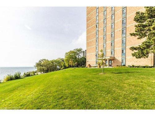 1809-5250 Lakeshore Road, Burlington, ON - Outdoor With Body Of Water