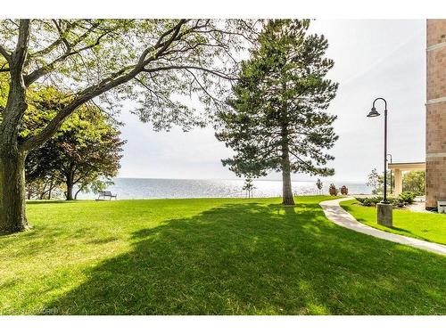 1809-5250 Lakeshore Road, Burlington, ON - Outdoor With View