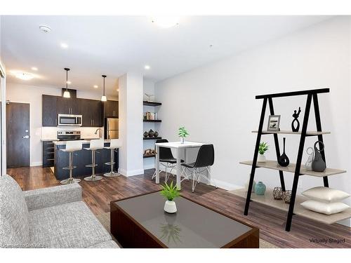 311-118 King Street E, Hamilton, ON - Indoor Photo Showing Living Room