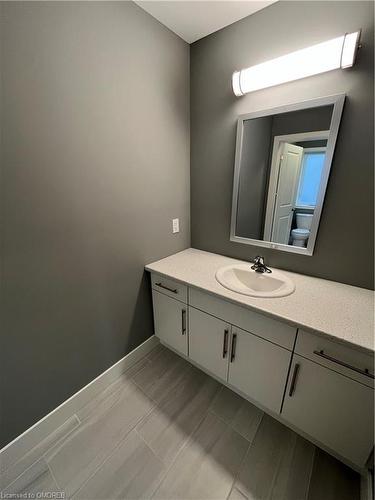 429 Edgevalley Road, London, ON - Indoor Photo Showing Bathroom