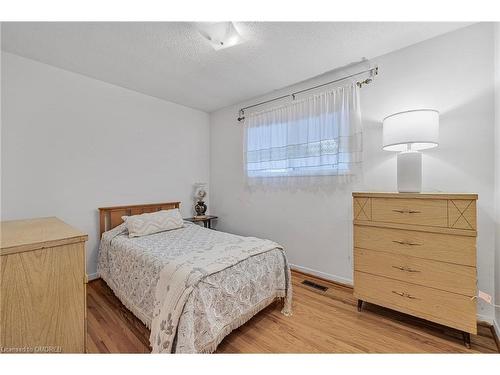 82 Terra Cotta Crescent, Brampton, ON - Indoor Photo Showing Bedroom