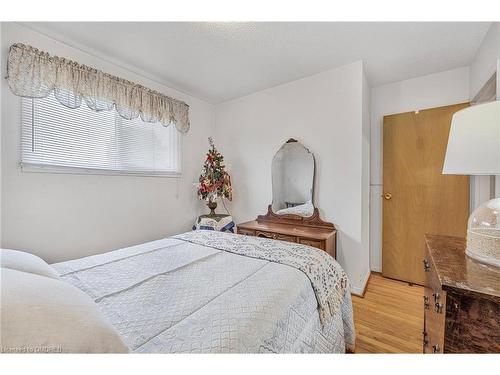 82 Terra Cotta Crescent, Brampton, ON - Indoor Photo Showing Bedroom