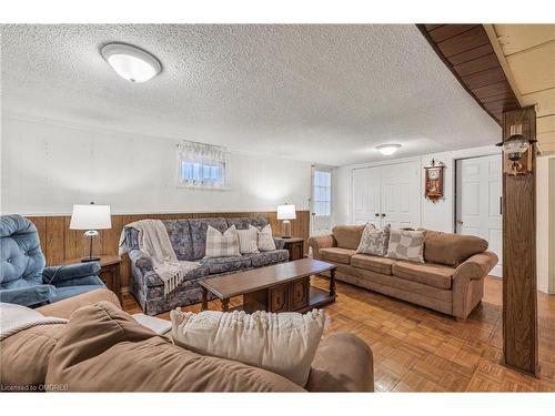 82 Terra Cotta Crescent, Brampton, ON - Indoor Photo Showing Living Room