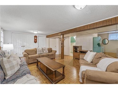 82 Terra Cotta Crescent, Brampton, ON - Indoor Photo Showing Living Room